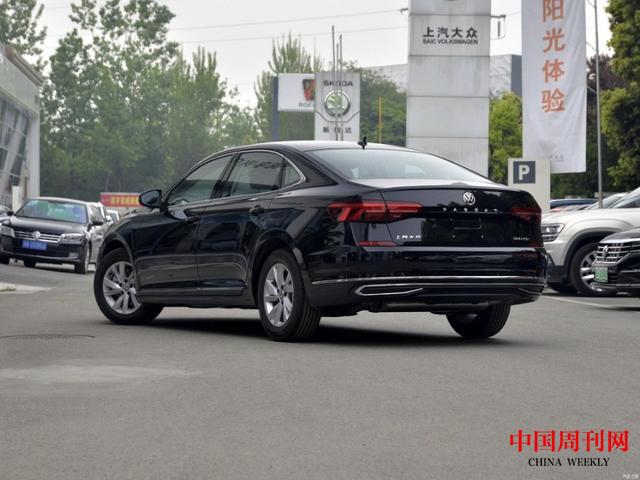 大眾帕薩特降至14.5W!品質比肩奧迪A4L,還在考慮選本田雅閣