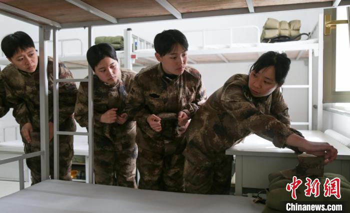 李偉教新兵整理內務。受訪者提供 受訪者提供 攝 李偉教新兵整理內務。受訪者提供 受訪者提供 攝