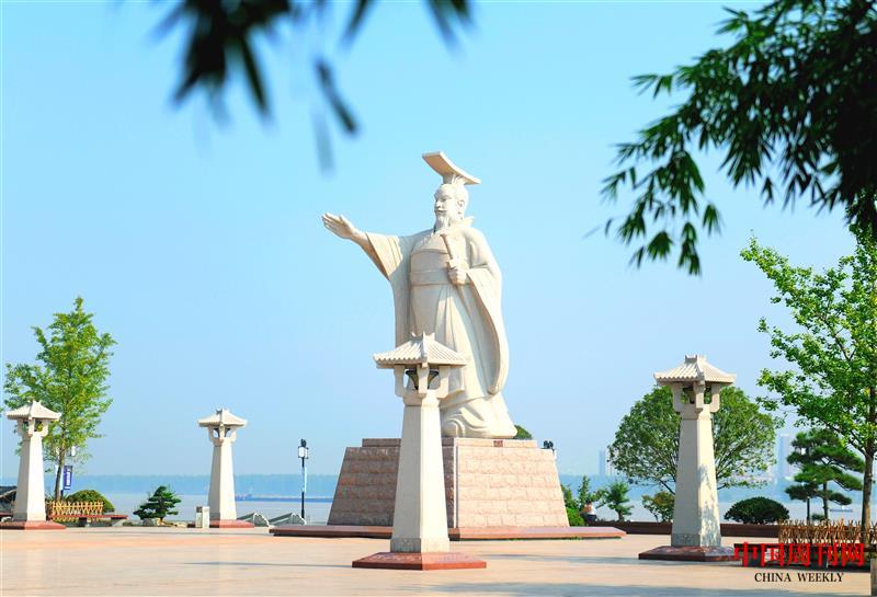 鄂州市江灘公園孫權(quán)像.jpg 鄂州市江灘公園孫權(quán)像.jpg