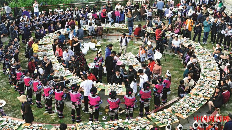 千年長街古宴萬人樂作狂歡.jpg 千年長街古宴萬人樂作狂歡.jpg