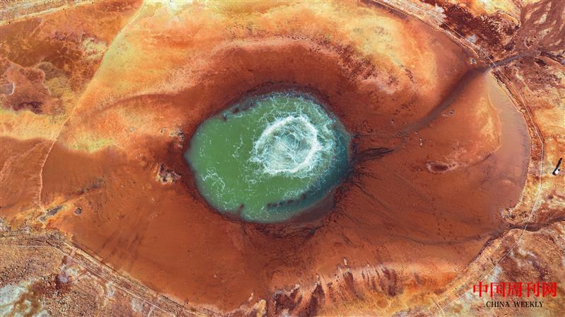 攝圖網_501717961_青海茫崖艾肯泉“惡魔之眼”自然壯觀奇景(企業商用).jpg 攝圖網_501717961_青海茫崖艾肯泉“惡魔之眼”自然壯觀奇景(企業商用).jpg