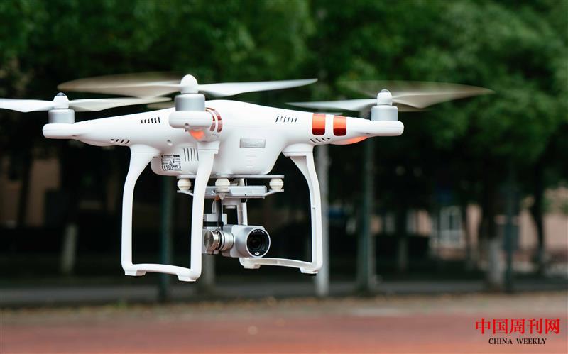 攝圖網(wǎng)_500442807_飛行中的無(wú)人機(jī)(企業(yè)商用).jpg 攝圖網(wǎng)_500442807_飛行中的無(wú)人機(jī)(企業(yè)商用).jpg