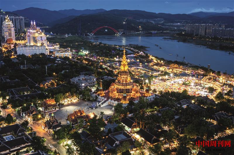攝圖網_501765239_西雙版納告莊雙景星空夜市夜景(企業商用).jpg 攝圖網_501765239_西雙版納告莊雙景星空夜市夜景(企業商用).jpg